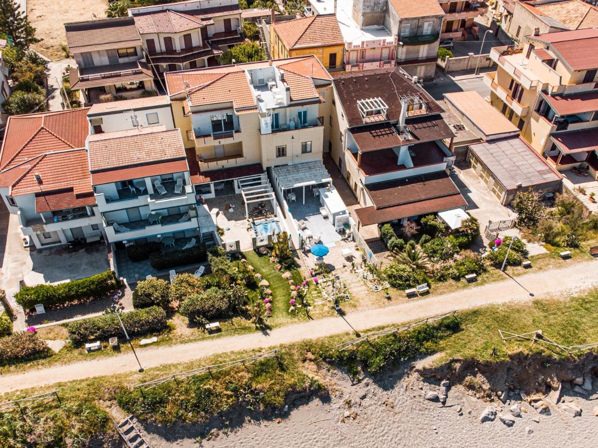 B&B Stella Marina Capo dʼOrlando Εξωτερικό φωτογραφία